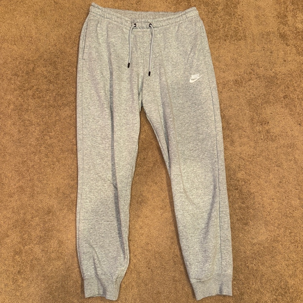 Nike Sportswear Essential Women’s Fleece Pants / Size: M